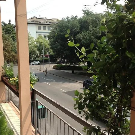 Guest house Ai Giardini -vicino Ospedale Borgo Trento E Centro Storico Verona
