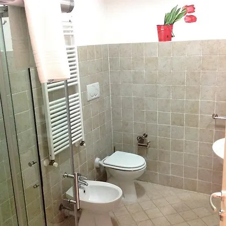 Guest house Ai Giardini -vicino Ospedale Borgo Trento E Centro Storico Verona