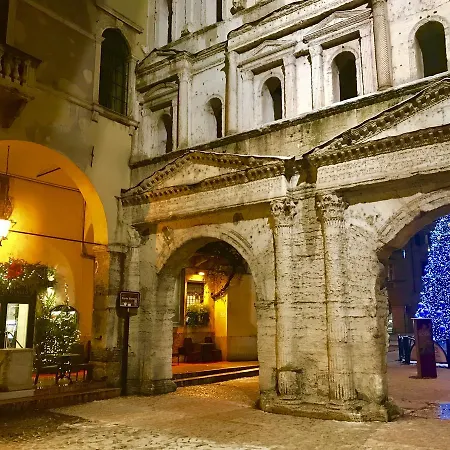 Guest house Ai Giardini -vicino Ospedale Borgo Trento E Centro Storico