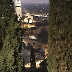 Ai Giardini -vicino Ospedale Borgo Trento E Centro Storico 3*