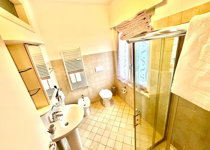 بيت ضيافة Ai Giardini -vicino Ospedale Borgo Trento E Centro Storico فيرونا