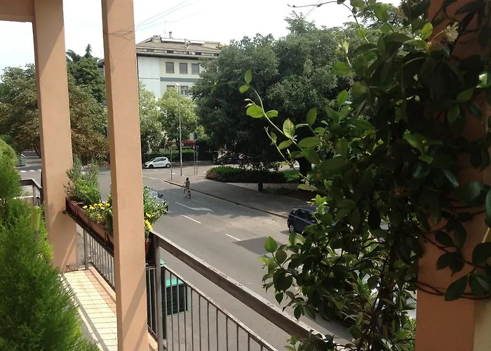 بيت ضيافة Ai Giardini -vicino Ospedale Borgo Trento E Centro Storico فيرونا