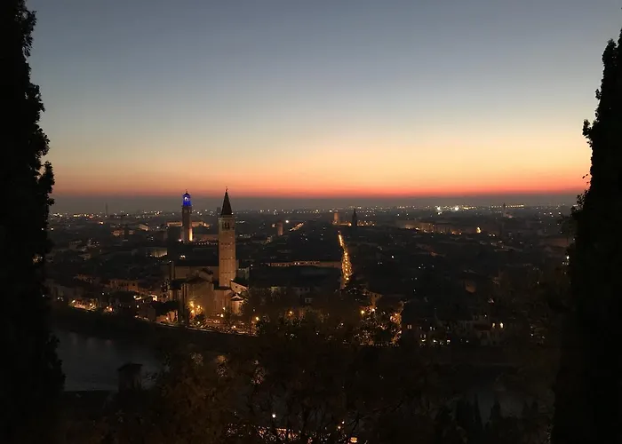 بيت ضيافة Ai Giardini -vicino Ospedale Borgo Trento E Centro Storico